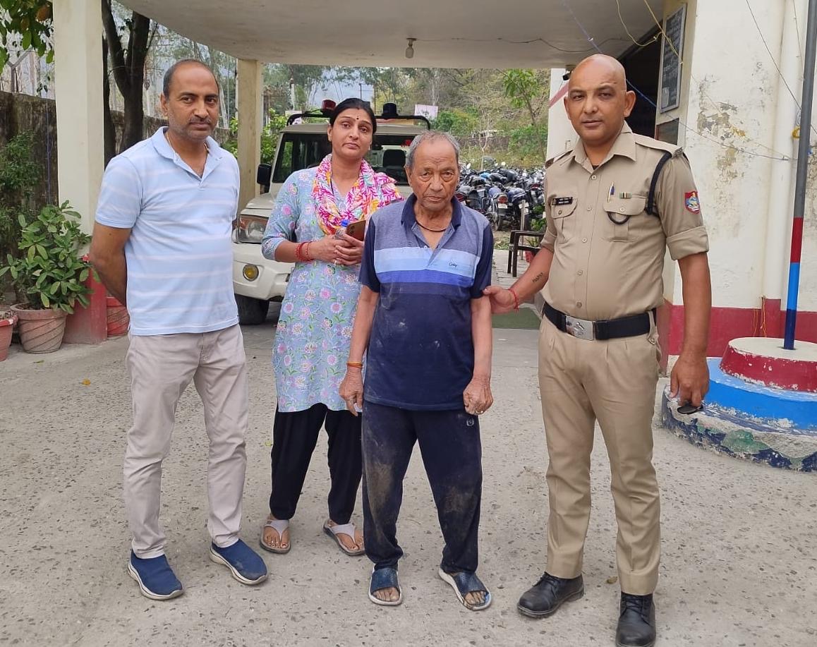 Haldwani: गौला बैराज में कूदे बुजुर्ग का रेस्क्यू, पुलिस की तत्परता से बची जान