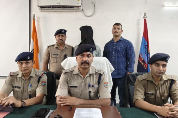 Haldwani: नैनीताल पुलिस ने सुभाष नगर में हुई फायरिंग का किया खुलासा, अभियुक्त को गिरफ्तार कर रिवॉल्वर व कारतूस किए बरामद