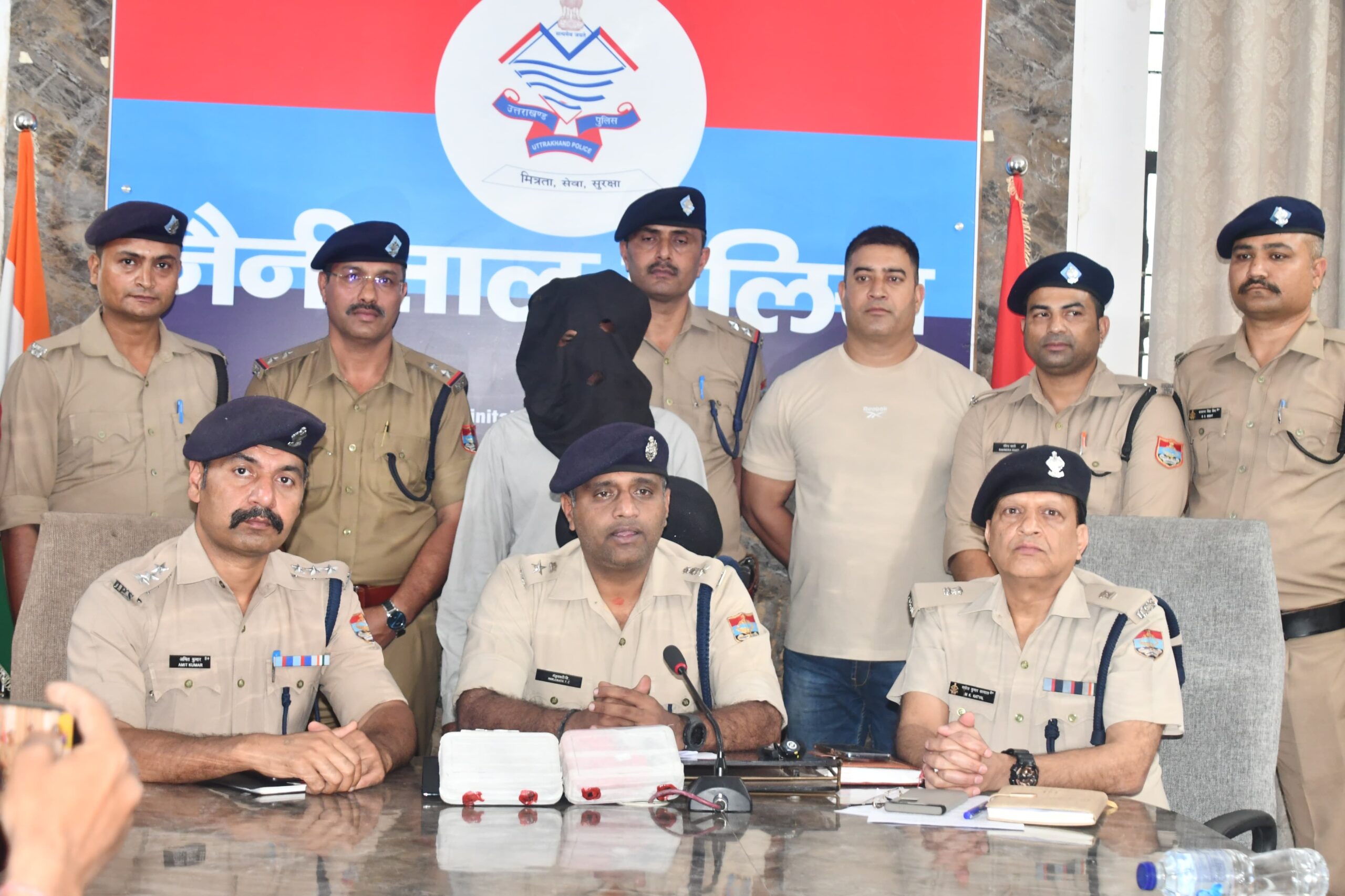 Haldwani: नैनीताल पुलिस ने मुखानी में दो बड़ी चोरियों का किया खुलासा, 9 लाख के जेवर संग अंतर्राज्यीय शातिर चोर गिरफ्तार।