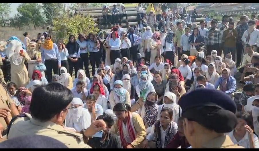 Nainital: नैनीताल पुलिस और श्रम विभाग की मध्यस्थता से कंपनी विवाद सुलझा, 12 मांगें मंजूर