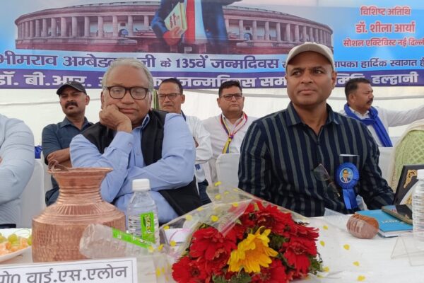 Haldwani: हल्द्वानी में धूमधाम से मनाई गई बाबा साहब की 135वीं जयंती, हजारों लोगों ने निकाली भव्य झांकी
