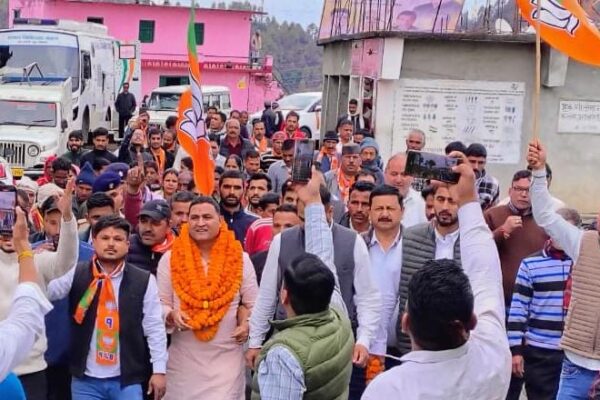 Bhimtal: मंत्री कैड़ा ने ओलावृष्टि से पीड़ित किसानों की सुनी समस्याएँ, डीएम को दिए आकलन करने व मुआवजा देने के निर्देश