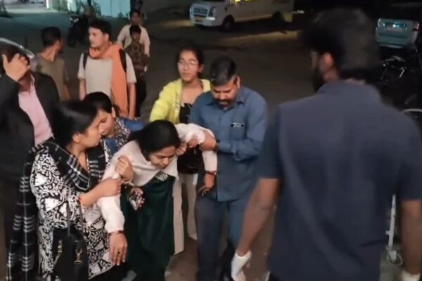 Nainital: कालाढूंगी-नैनीताल मार्ग पर ब्रेक फेल होने से दो टेंपो ट्रैवलर पलटे, 11 पर्यटक घायल और दो की हालत गंभीर