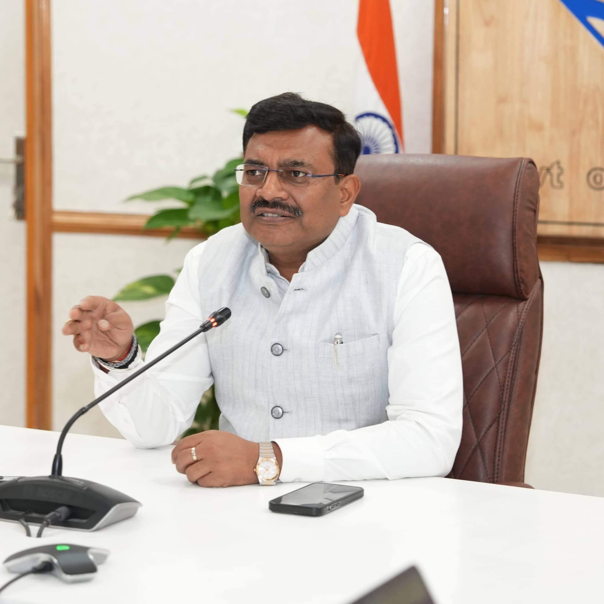 Dehradun: चारधाम यात्रा से पहले गैस आपूर्ति पर मुख्य सचिव सख्त, बैकलॉग खत्म कर कमर्शियल गैस सप्लाई सुनिश्चित करने के दिए निर्देश