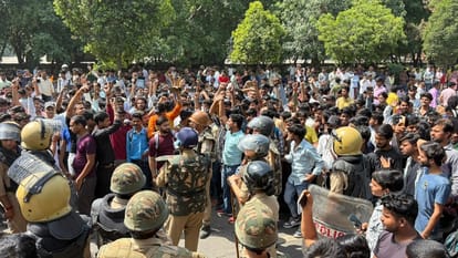 Noida: नोएडा में मजदूरों को बड़ी राहत, न्यूनतम वेतन बढ़ोतरी लागू, लाखों श्रमिकों की आय में इजाफा