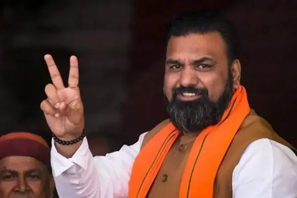 Bihar: बिहार की राजनीति में ऐतिहासिक सत्ता परिवर्तन, बीजेपी के सम्राट चौधरी आज संभालेंगे बिहार की कमान, पहली बार पार्टी से बनेगा मुख्यमंत्री