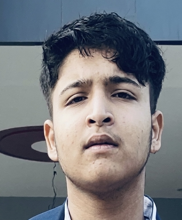 Haldwani: 10वीं में ओंकार जोशी का कमाल, 95.6% अंक लाकर बढ़ाया स्कूल और परिवार का गौरव