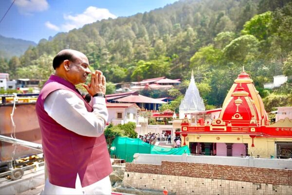 Nainital: लोकसभा अध्यक्ष ओम बिरला ने किए कैंची धाम के दर्शन, नैनीताल में वन पंचायतों को बताया लोकतंत्र की सबसे मजबूत कड़ी