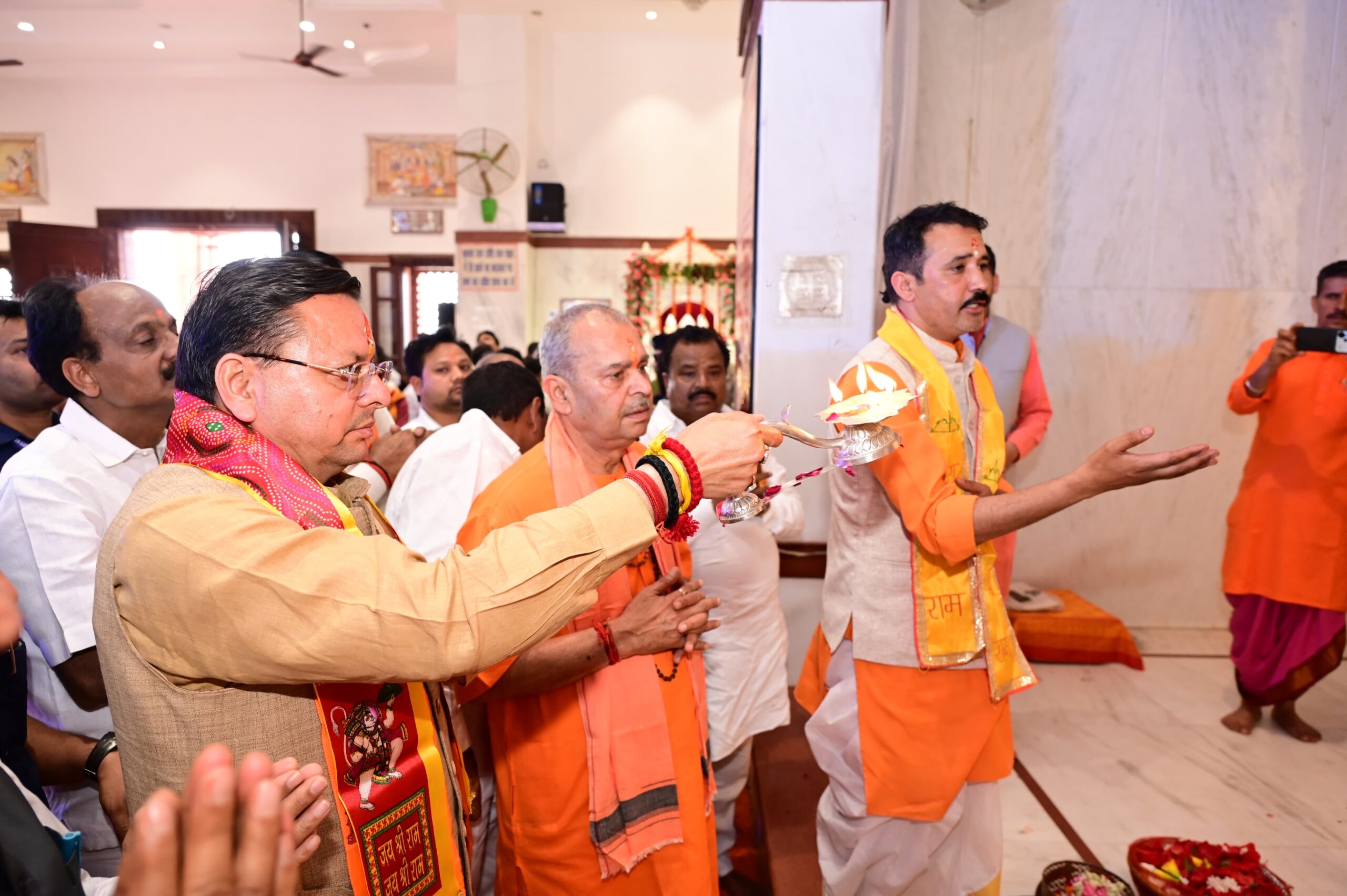 Ramnagar: हनुमान जन्मोत्सव पर रामनगर पहुंचे सीएम धामी, श्री हनुमान धाम में पूजा-अर्चना कर प्रदेश की खुशहाली की कामना की Ramnagar