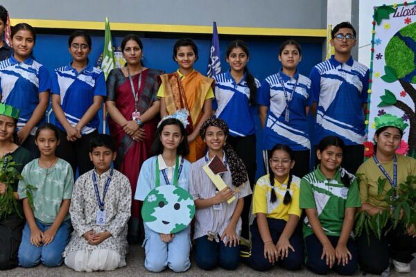Haldwani: सिंथिया स्कूल हल्द्वानी में विश्व पृथ्वी दिवस पर गूंजा ‘धरती बचाओ’ का संदेश, छात्रों ने दी पर्यावरण संरक्षण की सीख