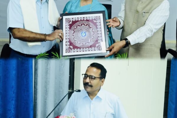 Haldwani: उत्तराखंड मुक्त विश्वविद्यालय हल्द्वानी में शैक्षिक समझौता एवं विचार गोष्ठी का आयोजन, डीएम ललित मोहन रयाल ने लोकबोलियों को बताया पारंपरिक ज्ञान का भंडार