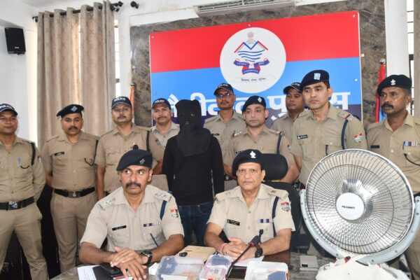 Nainital: बिन्दुखत्ता-लालकुआं में सिलसिलेवार चोरियों का खुलासा, 35 लाख के जेवरात संग शातिर चोर गिरफ्तार