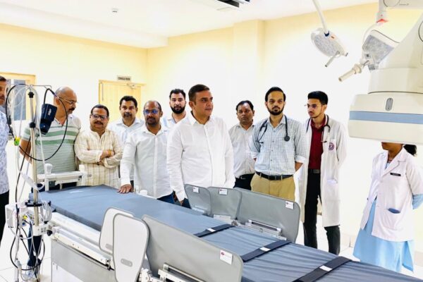 Haldwani: हल्द्वानी में स्वास्थ्य सेवाओं को बड़ी सौगात, विधायक सुमित हृदयेश ने एसटीएच की अत्याधुनिक कैथ लैब का किया निरीक्षण