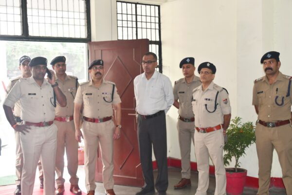 Haldwani: हल्द्वानी पुलिस बहुउद्देशीय भवन का एसएसपी मंजूनाथ ने किया वार्षिक निरीक्षण, साइबर सेल से सीसीटीवी यूनिट तक व्यवस्थाओं को दुरुस्त करने के दिए सख्त निर्देश