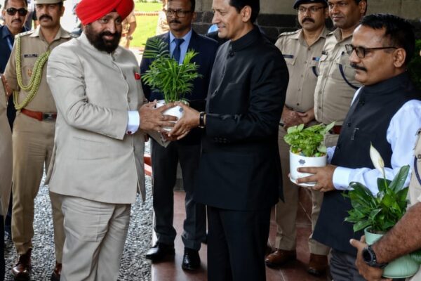 Nainital-राज्यपाल गुरमीत सिंह पहुंचे नैनीताल, कुमाऊं मंडल के छह जिलों के दौरे पर रहेंगे।