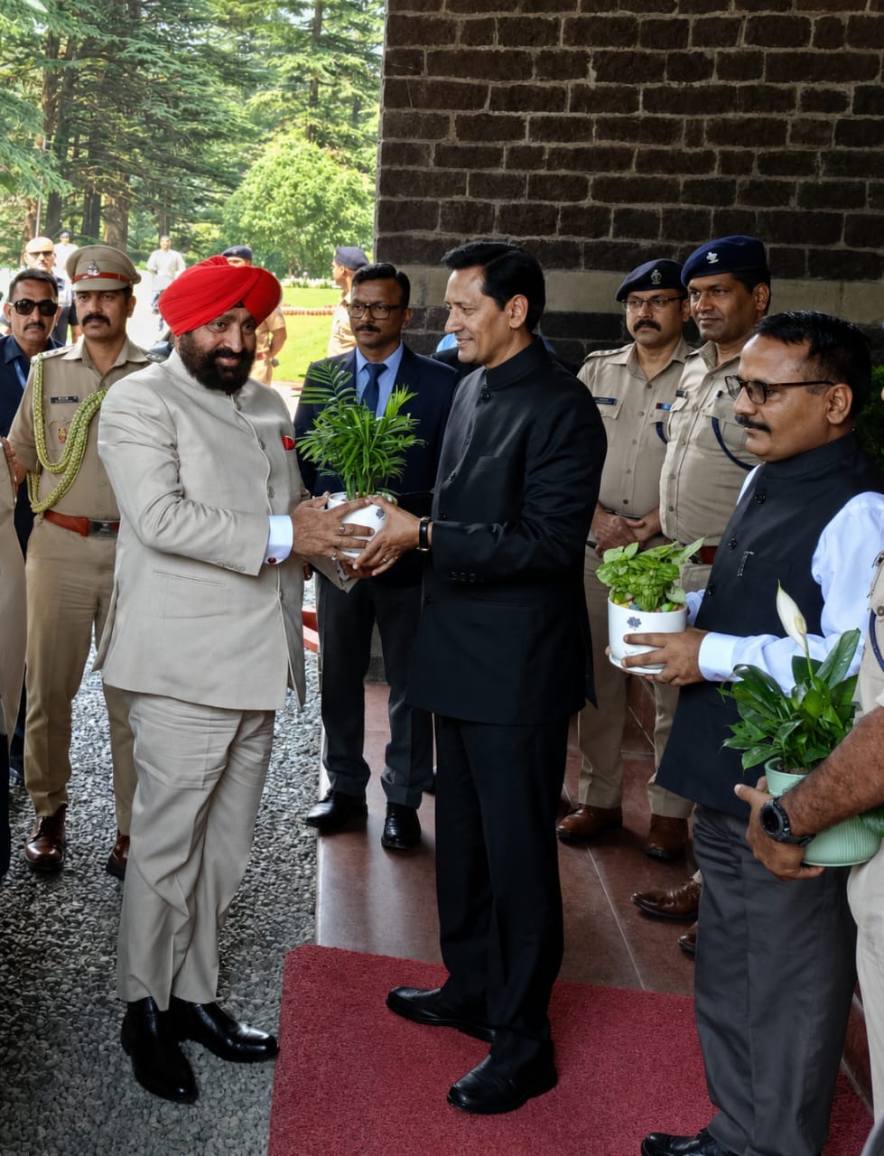 Nainital-राज्यपाल गुरमीत सिंह पहुंचे नैनीताल, कुमाऊं मंडल के छह जिलों के दौरे पर रहेंगे।