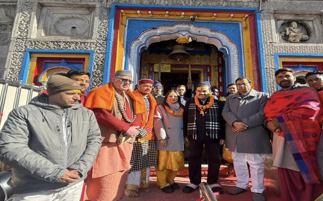 Rudraprayag: केदारनाथ पहुंचे उद्योगपति गौतम अडानी, रोपवे परियोजना का एरियल सर्वे कर जताई आस्था और विकास की प्रतिबद्धता