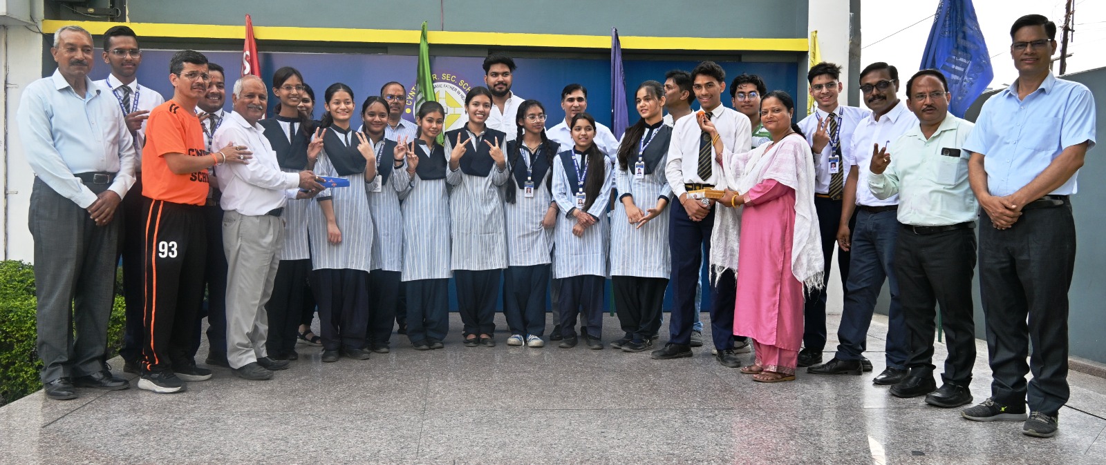 Haldwani: सिंथिया स्कूल में अंशिका गर्ग ने किया टॉप, छात्रों के शानदार प्रदर्शन से विद्यालय में खुशी का माहौल