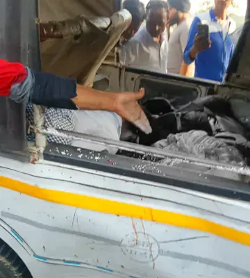 Uttar Pradesh: उत्तर प्रदेश के लखीमपुर खीरी में भीषण सड़क हादसा, तेज रफ्तार ट्रक ने मैजिक को मारी टक्कर, 10 लोगों की मौत
