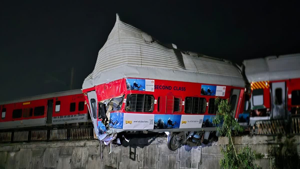 Rishikesh: ऋषिकेश योगनगरी स्टेशन पर बड़ा रेल हादसा, शंटिंग के दौरान बफर स्टॉप से टकराई उज्जैनी एक्सप्रेस के 3 डिब्बे पटरी से उतरे