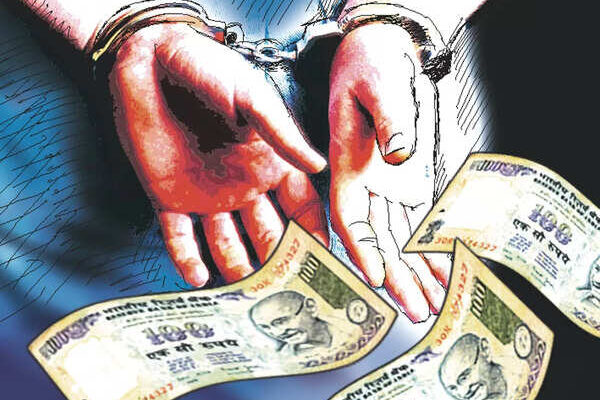 Haldwani: खनन वाहनों को न रोकने की कीमत 45 हजार, विजिलेंस ने बेतालघाट थाने के कांस्टेबल को रिश्वत लेते दबोचा