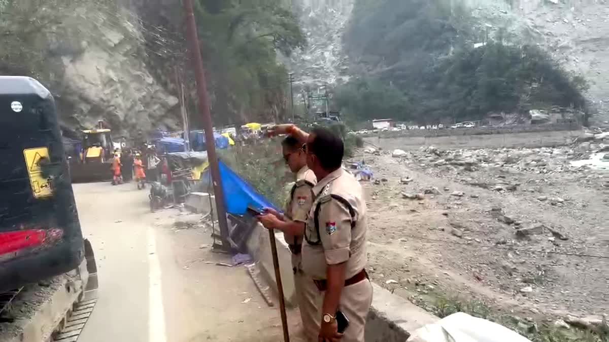 Rudraprayag: केदारनाथ यात्रा मार्ग पर बड़ा हादसा, सोनप्रयाग में पहाड़ी से गिरे विशाल पत्थरों की चपेट में आकर स्थानीय युवक की मौत