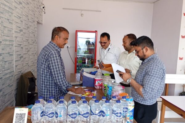 Nainital: नैनीताल में होम स्टे पर प्रशासन का सख्त अभियान, 35 अवैध और 123 मानकों के विपरीत संचालित इकाइयों पर कार्रवाई