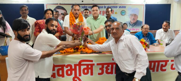 Haldwani: हल्द्वानी में हुकम सिंह कुंवर का भव्य सम्मान समारोह, राज्य आंदोलनकारियों के सम्मान और अधिकारों की लड़ाई को दी नई दिशा