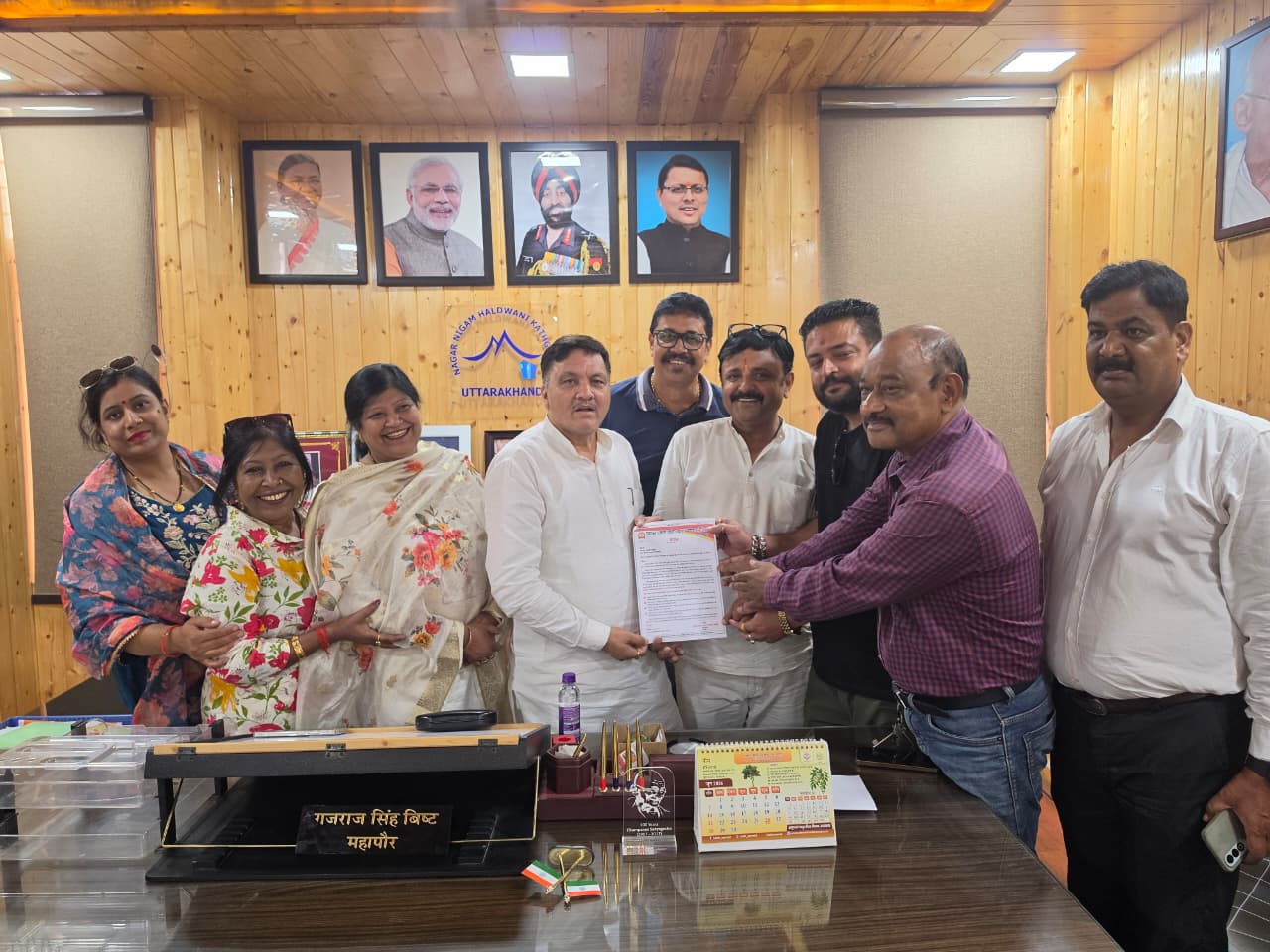 Haldwani: नगर निगम और निजी दुकानों के बढ़ते किराए पर भड़के व्यापारी, 50 प्रतिशत तक वृद्धि के खिलाफ महापौर को सौंपा ज्ञापन