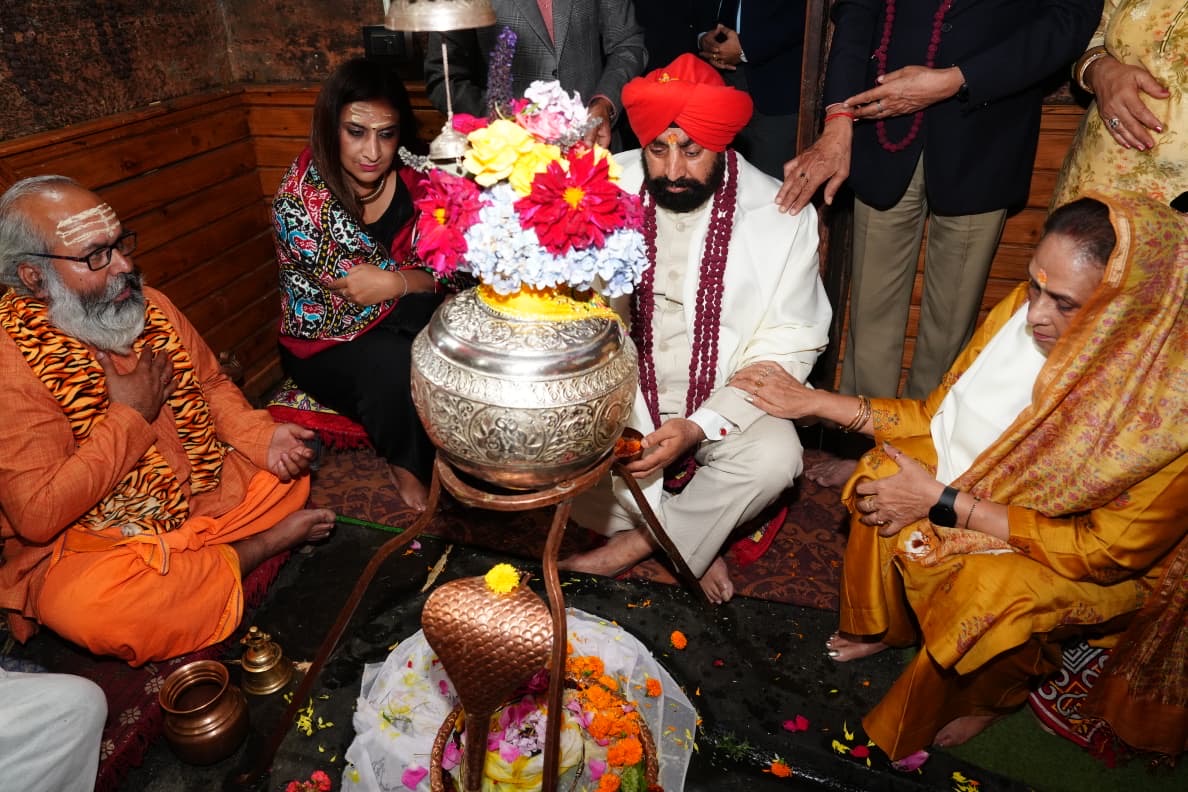 Almora: जागेश्वर धाम पहुंचे राज्यपाल गुरमीत सिंह, देश-प्रदेश की सुख समृद्धि के लिए की विशेष पूजा-अर्चना