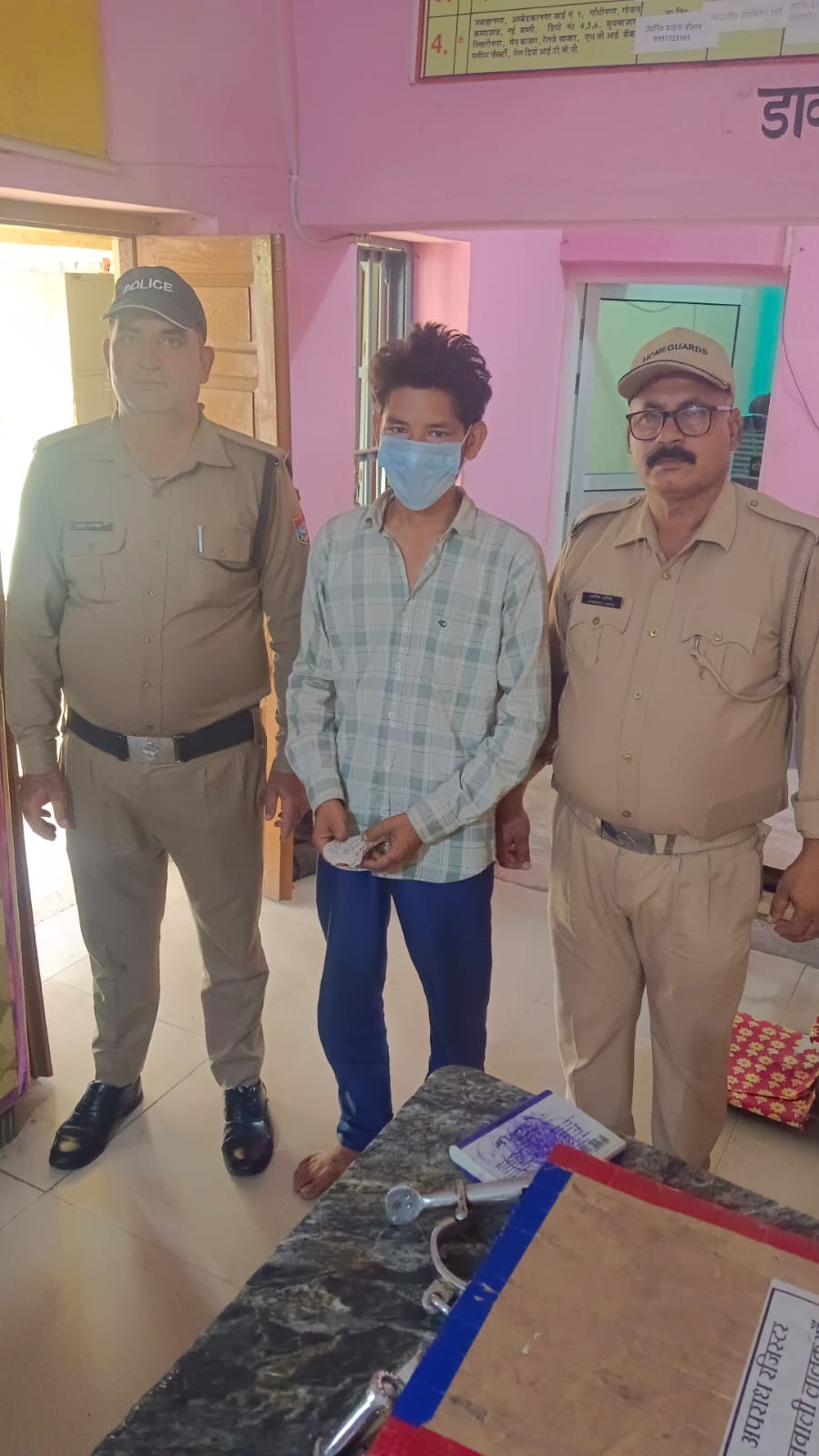 Nainital: रसगुल्ले के डिब्बे में छिपाकर ला रहा था स्मैक, लालकुआं पुलिस ने 7.35 ग्राम नशे के साथ तस्कर को दबोचा
