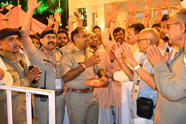 Nainital: ऐतिहासिक और अभूतपूर्व रहा कैंची धाम मेला-2026, पुलिस व प्रशासन की मुस्तैदी से श्रद्धालुओं को मिले सुगम दर्शन, मंदिर समिति ने जताया आभार