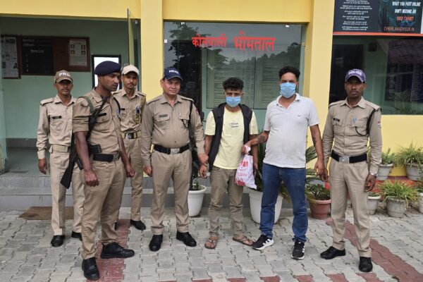 Nainital: मुर्गा सप्लाई की आड़ में चरस तस्करी का खुलासा, भीमताल में 2.683 किलो चरस के साथ दो तस्कर गिरफ्तार