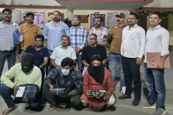 Uttarakhand: काशीपुर में फर्जी शस्त्र लाइसेंस गिरोह पर STF का बड़ा एक्शन, 3 आरोपी अवैध पिस्टल और 65 कारतूस समेत गिरफ्तार