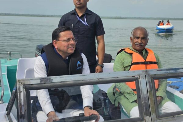 Uttarakhand: धामी-पांडे की एक नाव में सवारी से निकले बड़े सियासी संदेश, गदरपुर की तस्वीरों ने बदले राजनीतिक मायने