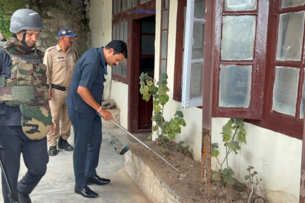 Dehradun: देहरादून के थानों और मसूरी नगर पालिका को बम से उड़ाने की धमकी, पुलिस और सुरक्षा एजेंसियां हाई अलर्ट पर