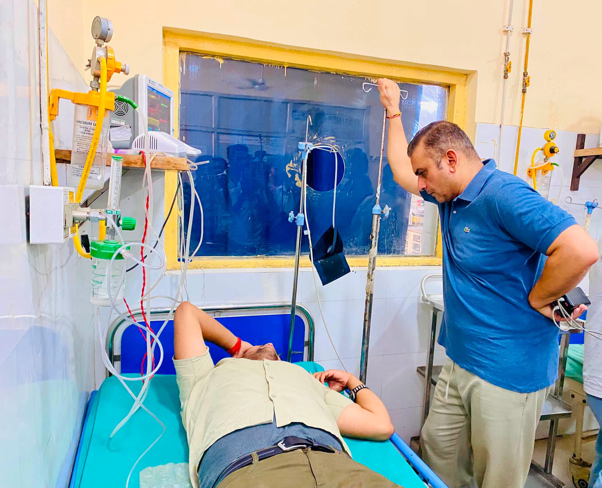 Haldwani: हल्द्वानी एमबीपीजी कॉलेज में एबीवीपी और एनएसयूआई कार्यकर्ताओं के बीच भिड़ंत, कोतवाली में धरने पर बैठे विधायक सुमित हृदयेश Haldwani: हल्द्वानी एमबीपीजी कॉलेज में एबीवीपी और एनएसयूआई कार्यकर्ताओं के बीच भिड़ंत, कोतवाली में धरने पर बैठे विधायक सुमित हृदयेश