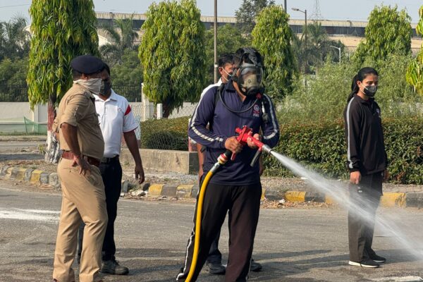 Rudrapur: रुद्रपुर में अमोनिया गैस रिसाव से मची अफरा तफरी, फायर ब्रिगेड और एसडीआरएफ की तत्परता से टला बड़ा हादसा