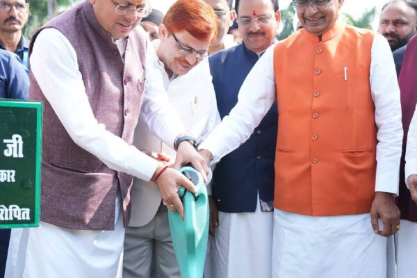 Pantnagar: पंतनगर से गूंजा कृषि नवाचार का संकल्प, शिवराज और धामी ने पूर्व छात्रों से भविष्य की खेती का रोडमैप तैयार करने का किया आह्वान