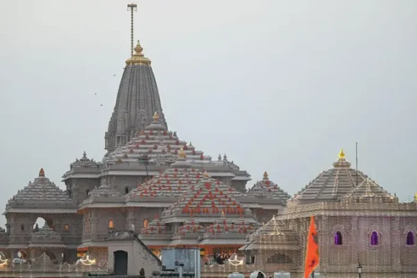 Ayodhya: राम मंदिर चढ़ावा गबन मामले में बड़ी कार्रवाई, एसआईटी रिपोर्ट के बाद 8 आरोपी गिरफ्तार, योगी बोले आस्था से खिलवाड़ बर्दाश्त नहीं