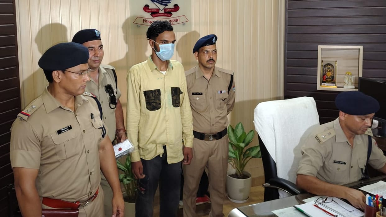 Uttarakhand: उत्तराखंड के सभी थानों को बम से उड़ाने की धमकी देने वाला आरोपी अंबाला से गिरफ्तार, दून पुलिस ने किया बड़ा खुलासा