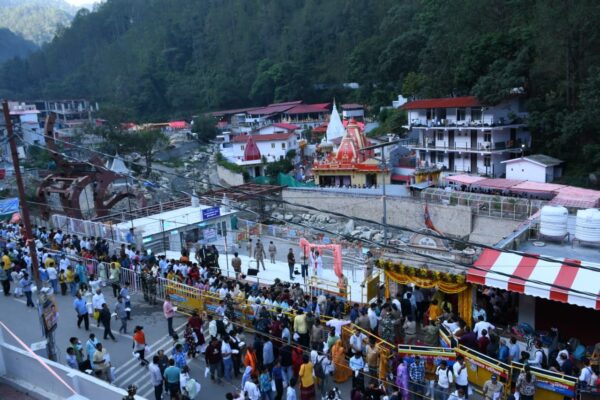 Nainital: कैंची धाम स्थापना दिवस पर उमड़ा आस्था का सैलाब, देश-विदेश से पहुंचे लाखों श्रद्धालु