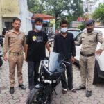 Haldwani: नैनीताल पुलिस की बड़ी कार्रवाई, मोटरसाइकिल पर बैठाकर लूटपाट करने वाले दो आरोपी गिरफ्तार