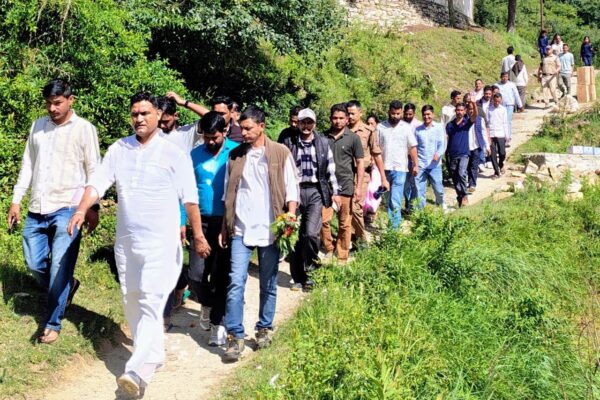 Bhimtal: मंत्री कैड़ा ने धारी ब्लॉक के गांवों का दौरा किया, ग्रामीणों की समस्याएं सुन अधिकारियों को दिए त्वरित समाधान के निर्देश
