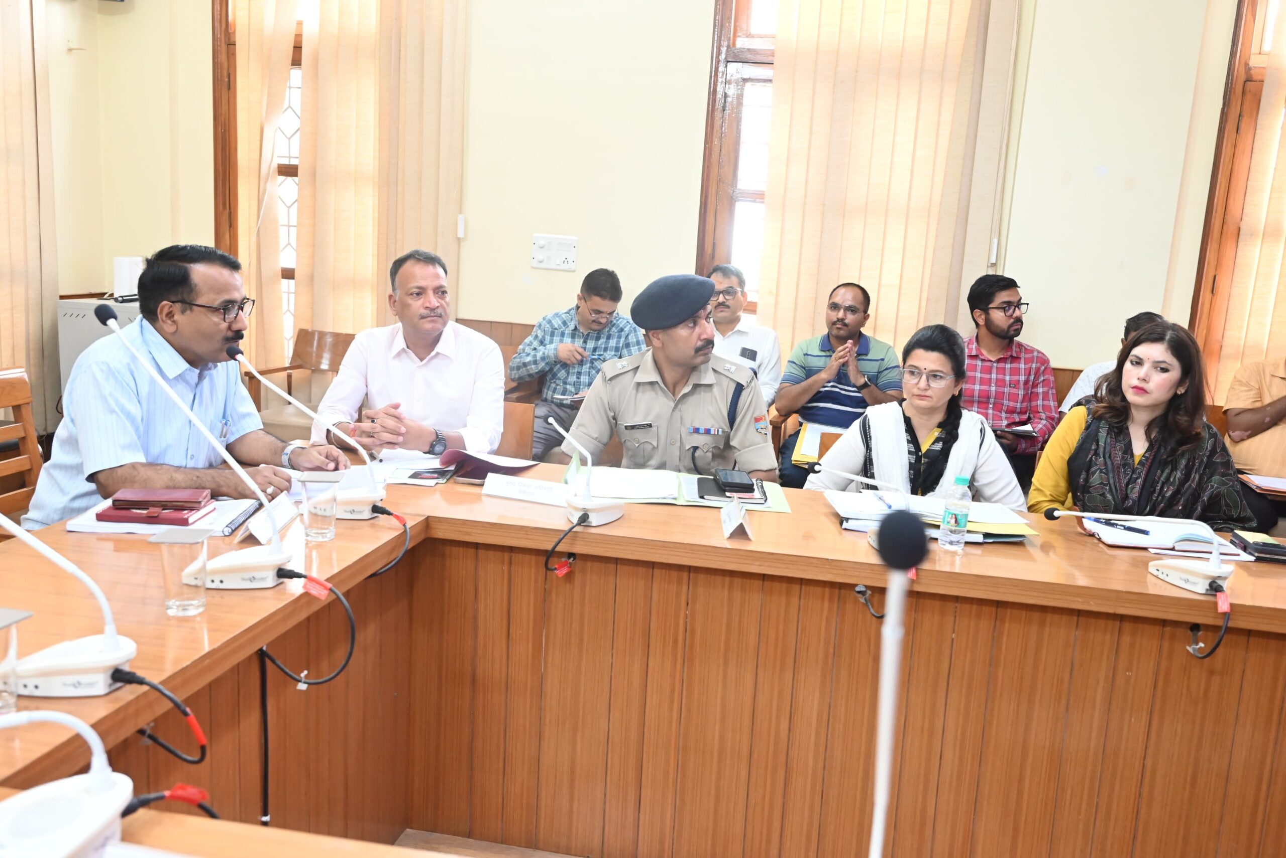 Haldwani: विकास कार्यों पर डीएम ललित मोहन रयाल सख्त, बेतालघाट ट्रॉली की जांच और गुणवत्ता में लापरवाही पर कार्रवाई के निर्देश