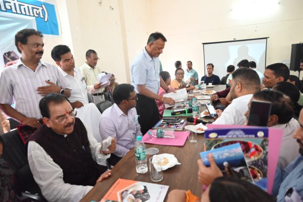Haldwani: हल्द्वानी में सेवा सुशासन और समर्पण शिविर, 105 शिकायतों में 86 का मौके पर निस्तारण, 390 लोग हुए लाभान्वित