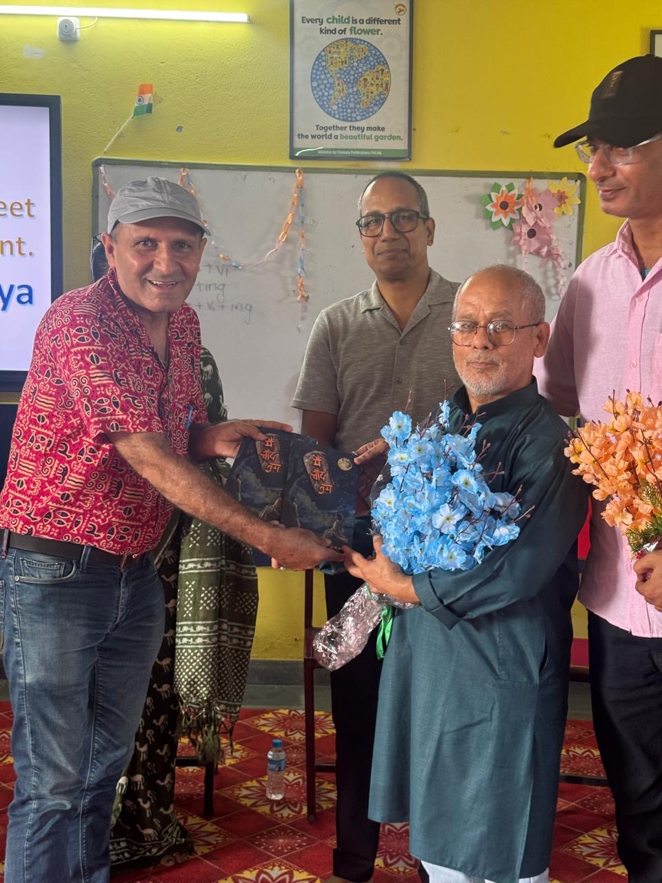 Haldwani: हल्द्वानी में वरिष्ठ रंगकर्मी ललित सिंह पोखरिया सम्मानित, रंगमंच की उपयोगिता पर कार्यशालाओं में 200 प्रतिभागी हुए शामिल