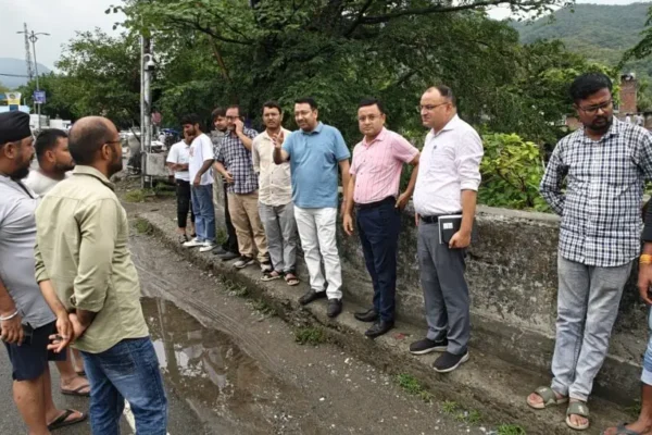Haldwani: ऑरेंज अलर्ट के बीच हल्द्वानी में एक्शन मोड में प्रशासन, जलभराव रोकने को नालों की शुरू हुई सफाई