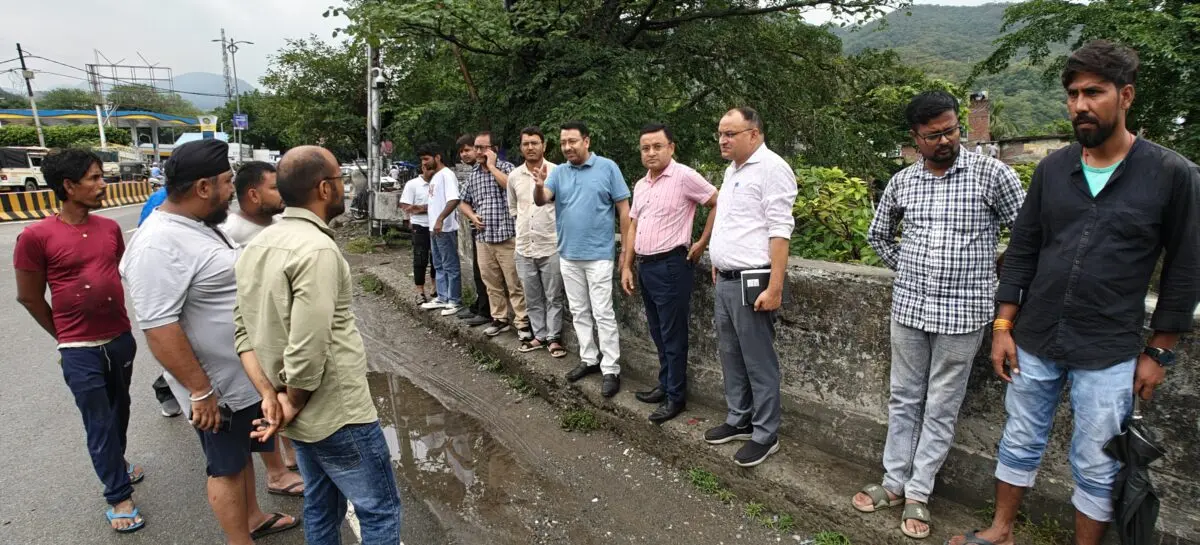 Haldwani: ऑरेंज अलर्ट के बीच हल्द्वानी में एक्शन मोड में प्रशासन, जलभराव रोकने को नालों की शुरू हुई सफाई