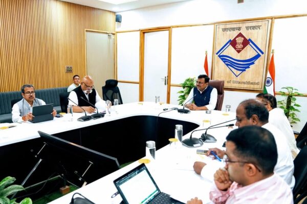 Dehradun: ग्रामीण विकास परियोजनाओं में तेजी लाने के लिए मुख्य सचिव का बड़ा निर्देश, तीन दिन में प्रस्ताव अपलोड करने के आदेश